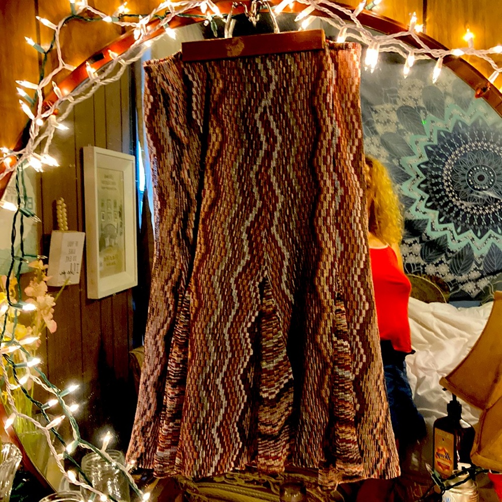 DRESSBARN PATTERNED SKIRT. Like new.